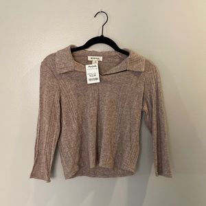 Monteau, women’s tan crop top, size Large